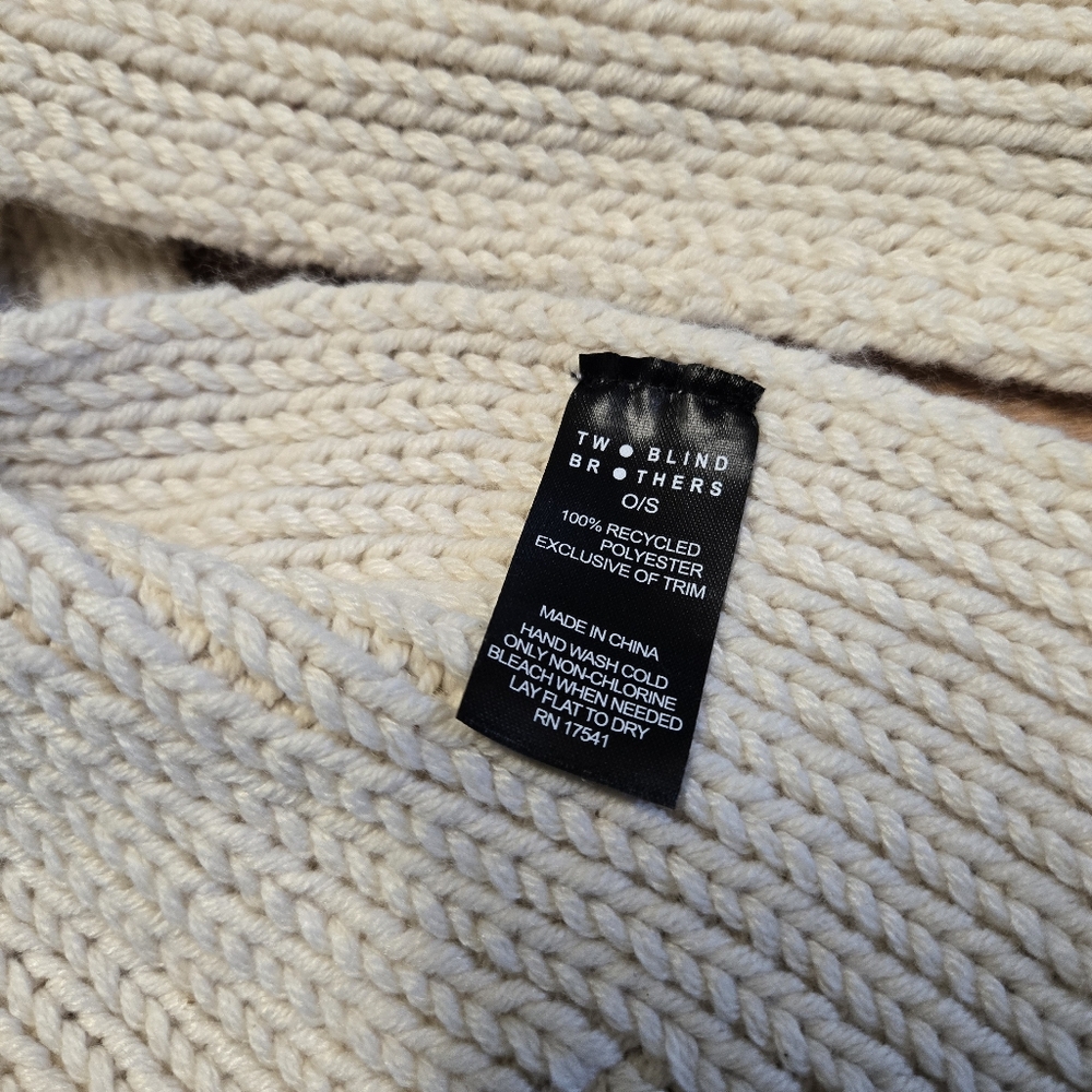 NWT! Two Blind Brothers Elegant Cream Knit Scarf - Picture 4 of 5